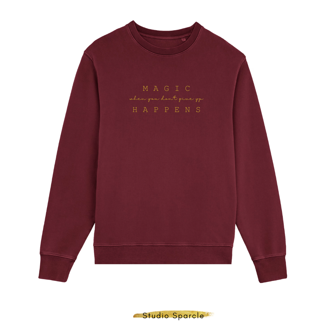 MAGIC HAPPENS when you don't give up sweater - Afbeelding 4