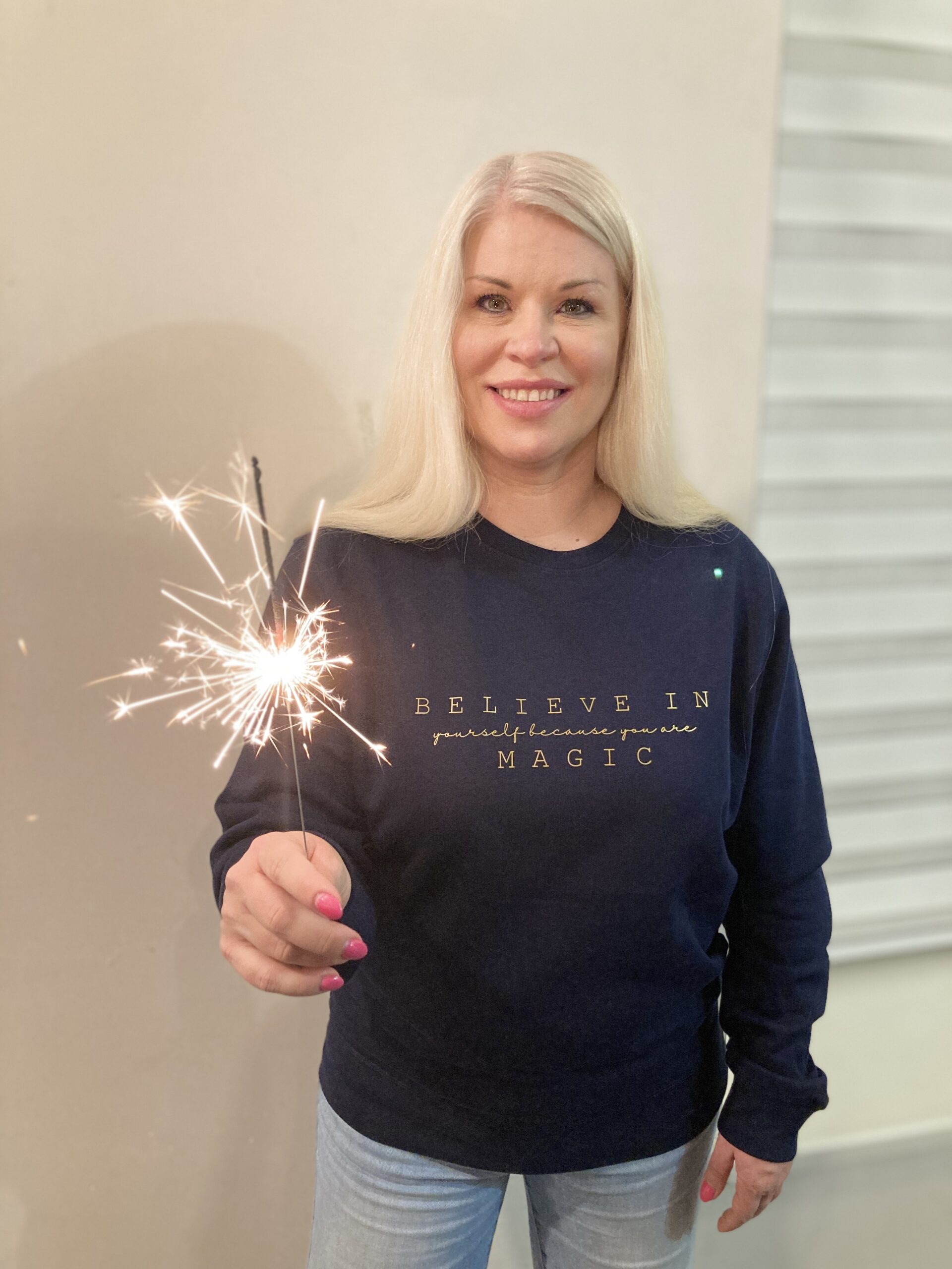 BELIEVE IN yourself because you are MAGIC sweater extra zacht