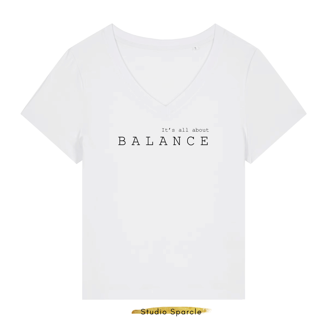 It's all about BALANCE T-shirt V-hals