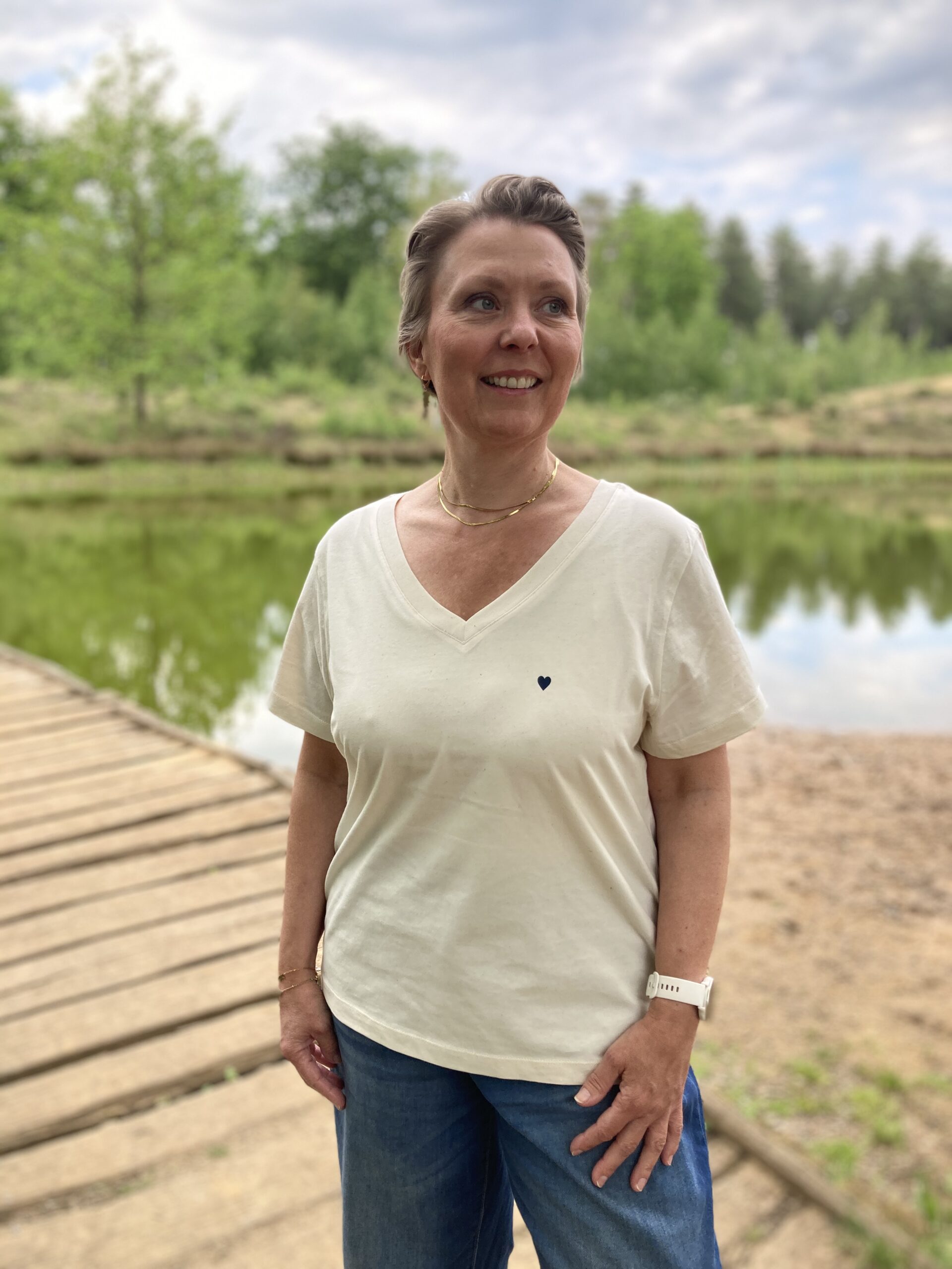 T-shirt V-hals met hartje - Afbeelding 14