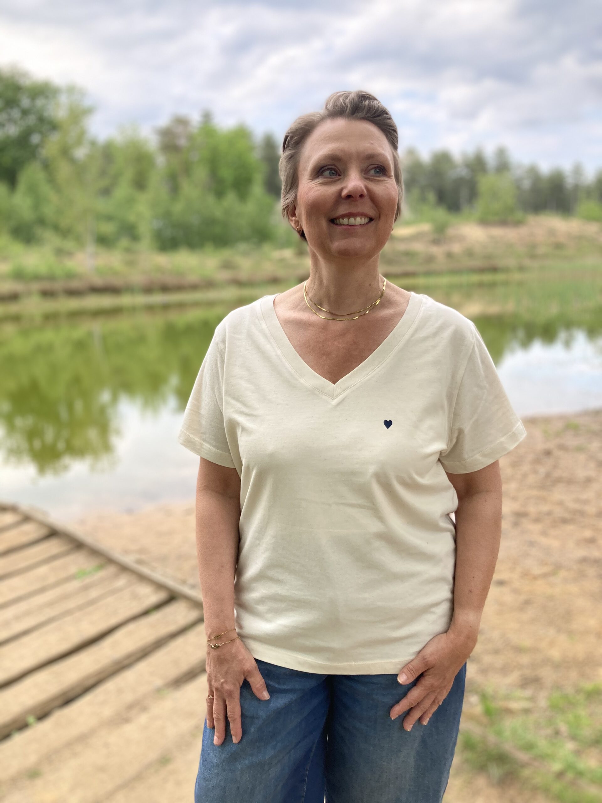 T-shirt V-hals met hartje - Afbeelding 16