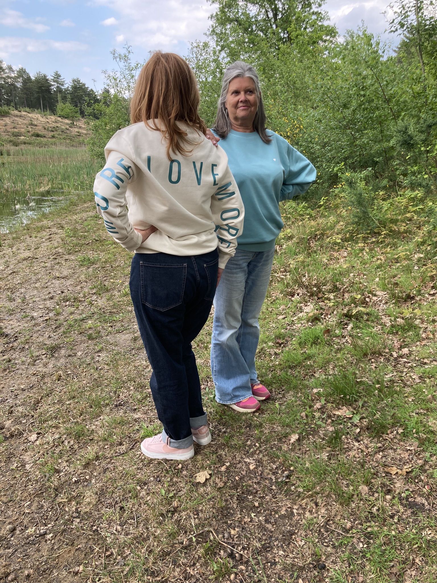 MORE LOVE MORE Sweater - Afbeelding 3