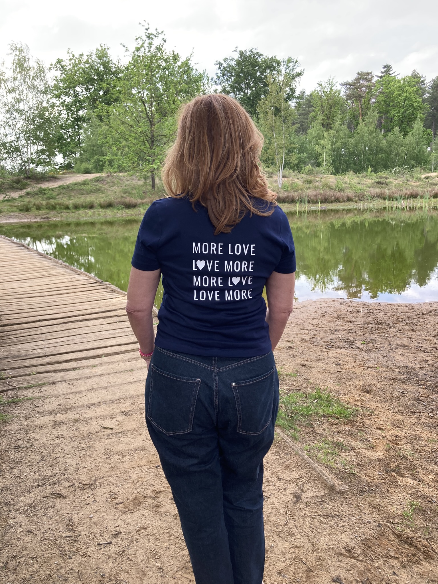 T-shirt ronde hals iets korter model MORE LOVE - Afbeelding 5